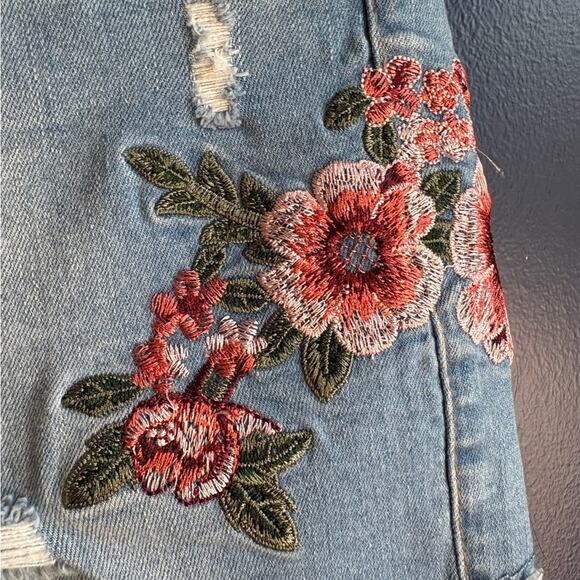 Wax JeanEmbroidered Denim Shorts size M - Picture 10 of 11